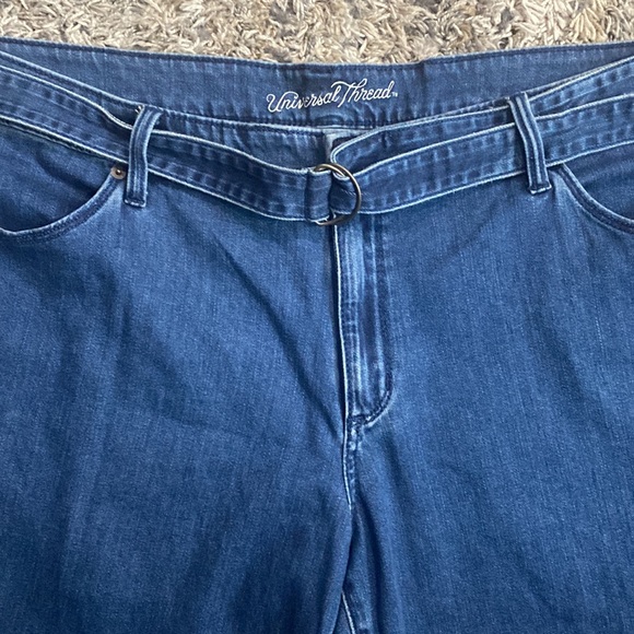 Universal thread, wide leg, crop soft denim medium wash, jeans, size 22 w/ belt - Picture 2 of 11